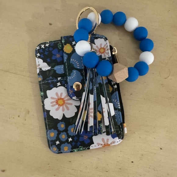 NWT Bogg compatible waterproof Wristlet Navy Floral OS - Picture 3 of 6